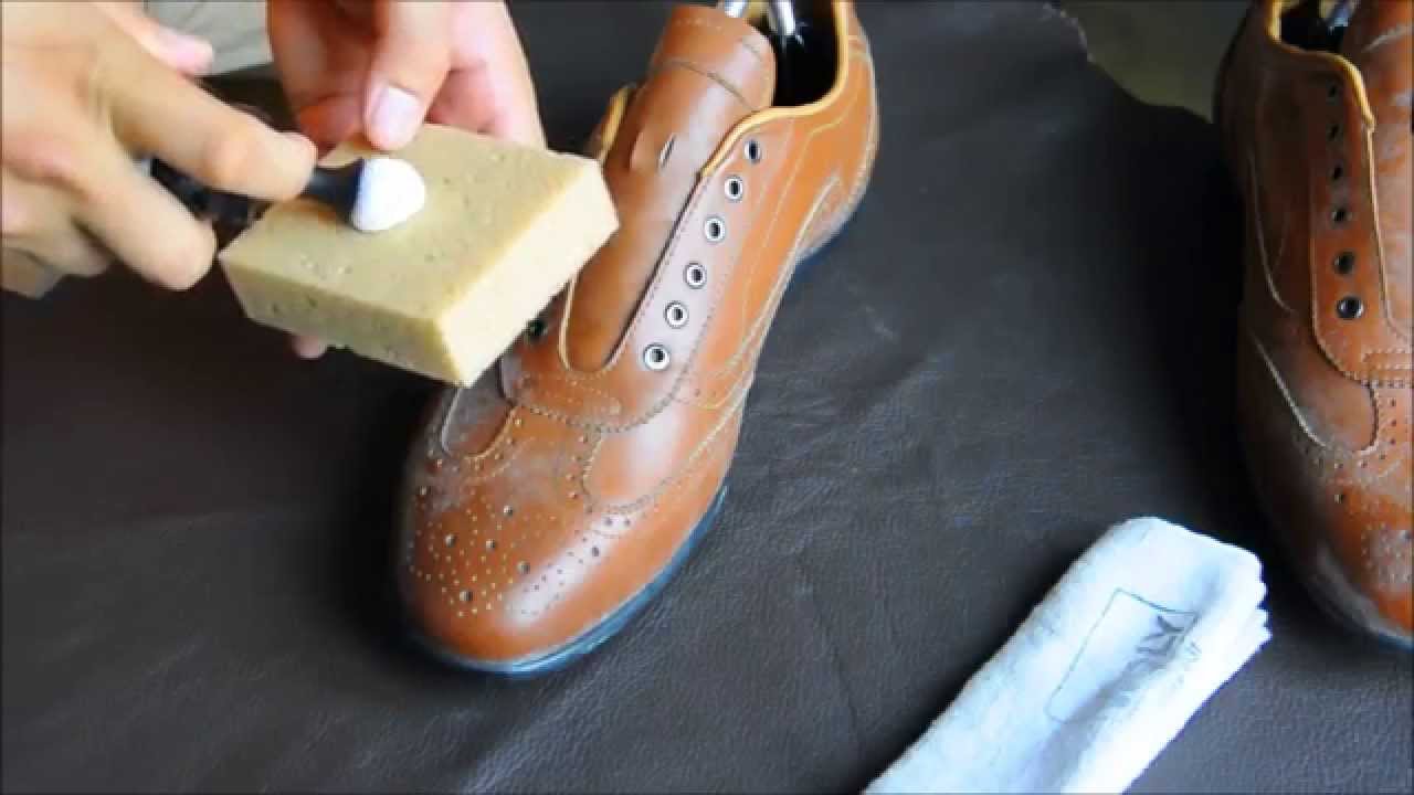 Cách vệ sinh giày da lộn