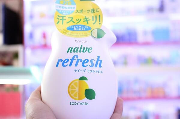 Review sữa tắm Naive Refresh
