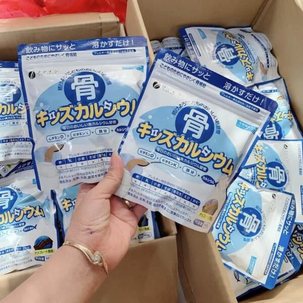 Combo Canxi cá Tuyết Fine Bone's Calcium for Kids 140g hỗ trợ phát triển chiều cao cho trẻ 11 review bột canxi cá tuyết Fine Japan tăng chiều cao (1)